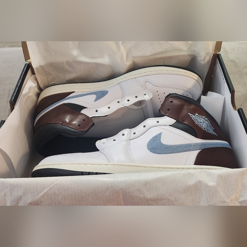 Air Jordan 1 Mid SE White and Brown Sneakers with Blue Accents